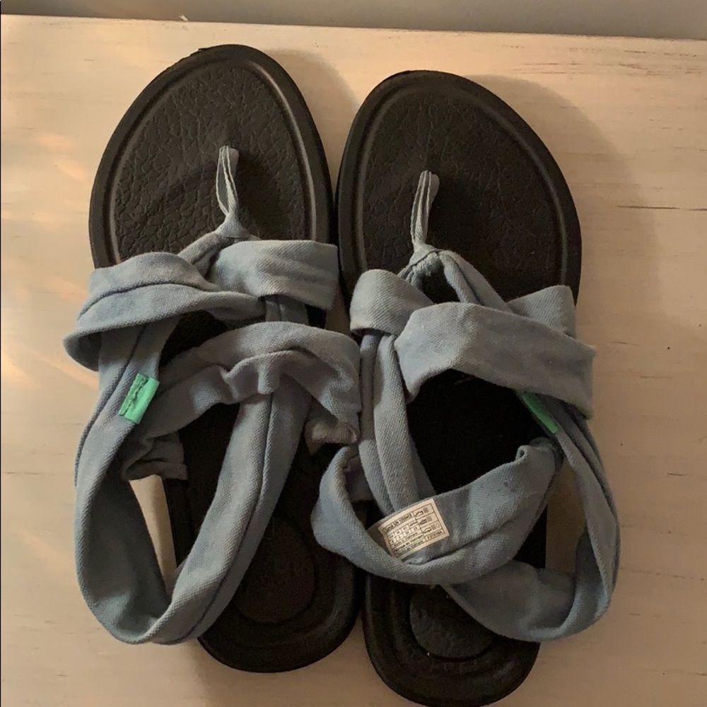 Almost new Sanuk sandals!